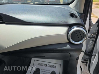 2022 Nissan Versa SV – miniatura 15