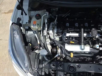 2022 Nissan Versa SV – miniatura 21