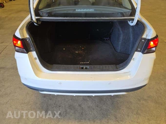 2022 Nissan Versa SV – miniatura 11