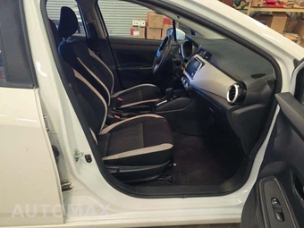 2022 Nissan Versa SV – miniatura 15