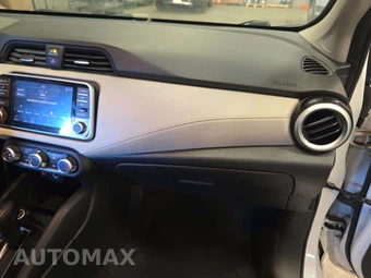 2022 Nissan Versa SV – miniatura 16