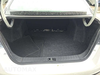 2022 Nissan Versa SV - miniatura 14