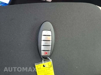 2022 Nissan Versa SV - miniatura 8