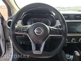 2022 Nissan Versa SV - miniatura 10