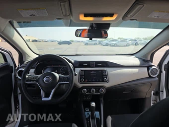 2022 Nissan Versa SV - miniatura 11