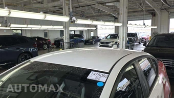 2022 Nissan Versa SV - miniatura 17