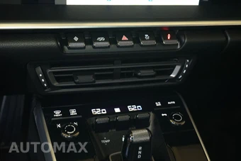 2022 Porsche 911 Carrera 4 GTS - miniatura 17