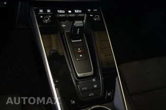 2022 Porsche 911 Carrera 4 GTS - miniatura 18