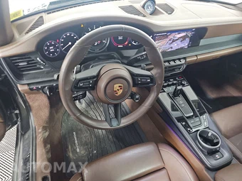 2022 Porsche 911 Targa 4 GTS - miniatura 10