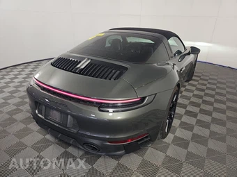 2022 Porsche 911 Targa 4 GTS - miniatura 4