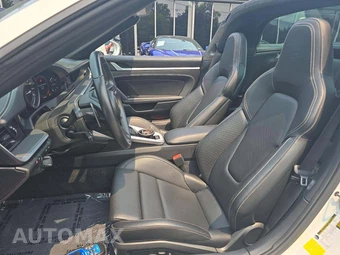 2022 Porsche 911 Targa 4S - miniatura 3