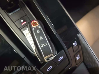 2022 Porsche 911 Targa 4S - miniatura 8