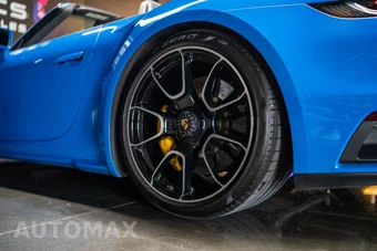 2022 Porsche 911 Turbo S Cabriolet - miniatura 17