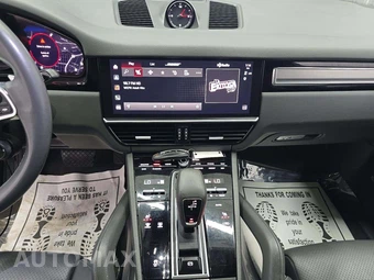 2022 Porsche Cayenne Coupe Platinum Edition – miniatura 10