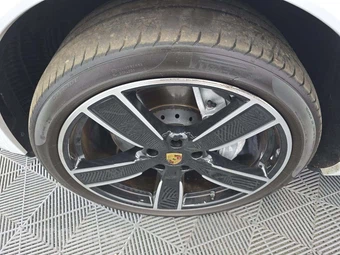 2022 Porsche Cayenne Coupe Platinum Edition – miniatura 22
