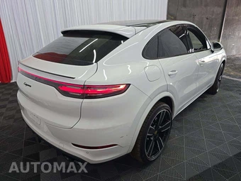 2022 Porsche Cayenne Coupe Platinum Edition – miniatura 3
