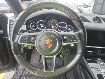2022 Porsche Cayenne GTS Coupe – miniatura 10