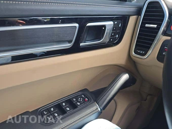 2022 Porsche Cayenne GTS – miniatura 25