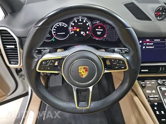 2022 Porsche Cayenne Platinum Edition – miniatura 10