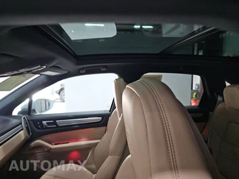 2022 Porsche Cayenne Platinum Edition – miniatura 18