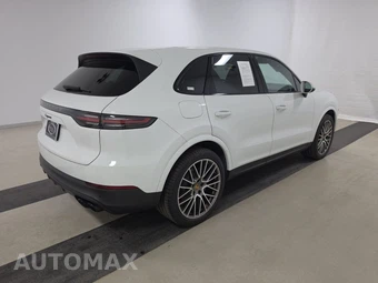 2022 Porsche Cayenne Platinum Edition – miniatura 4