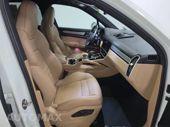 2022 Porsche Cayenne Platinum Edition – miniatura 8