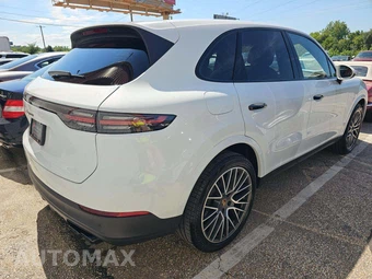 2022 Porsche Cayenne Platinum Edition - miniatura 3