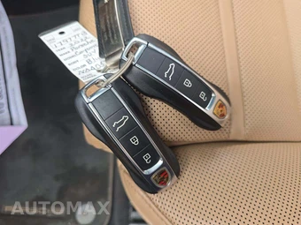 2022 Porsche Cayenne Platinum Edition - miniatura 8