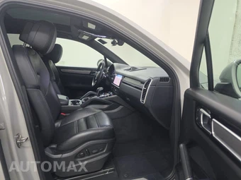 2022 Porsche Cayenne Platinum Edition – miniatura 8