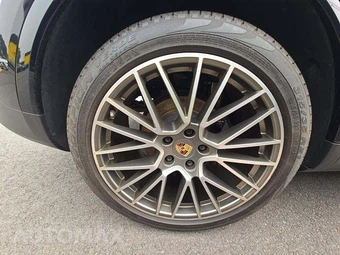 2022 Porsche Cayenne Platinum Edition – miniatura 22
