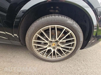 2022 Porsche Cayenne Platinum Edition – miniatura 23