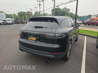 2022 Porsche Cayenne Platinum Edition – miniatura 3