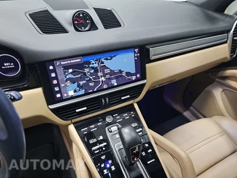 2022 Porsche Cayenne Platinum Edition – miniatura 11