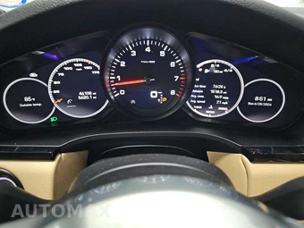 2022 Porsche Cayenne Platinum Edition – miniatura 12