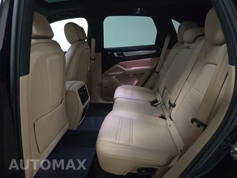 2022 Porsche Cayenne Platinum Edition – miniatura 13