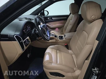 2022 Porsche Cayenne Platinum Edition – miniatura 7