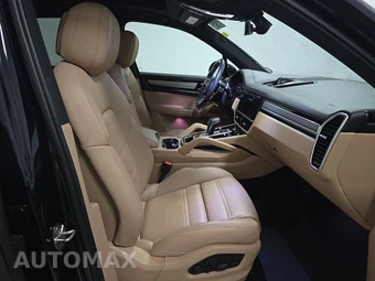 2022 Porsche Cayenne Platinum Edition – miniatura 8