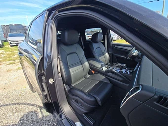 2022 Porsche Cayenne Platinum Edition – miniatura 15