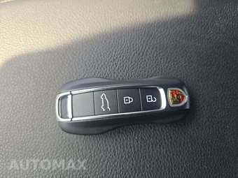2022 Porsche Cayenne Platinum Edition – miniatura 5