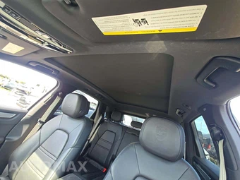 2022 Porsche Cayenne Platinum Edition – miniatura 8