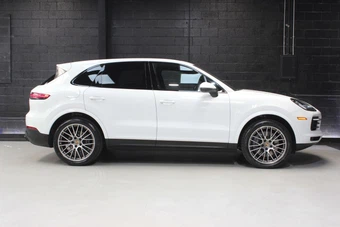 2022 Porsche Cayenne Platinum Edition – miniatura 16