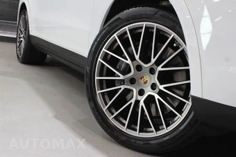 2022 Porsche Cayenne Platinum Edition – miniatura 17