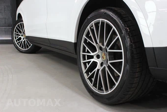 2022 Porsche Cayenne Platinum Edition – miniatura 19