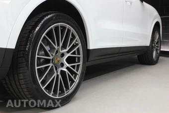 2022 Porsche Cayenne Platinum Edition – miniatura 20