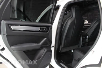 2022 Porsche Cayenne Platinum Edition – miniatura 41