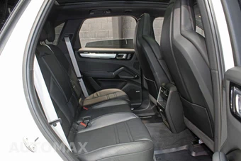2022 Porsche Cayenne Platinum Edition – miniatura 48