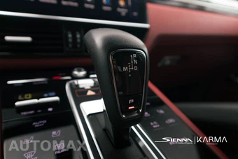 2022 Porsche Cayenne Turbo S E-Hybrid Coupe - miniatura 3