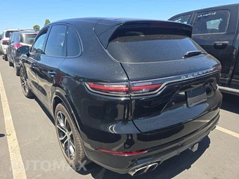 2022 Porsche Cayenne Turbo – miniatura 6