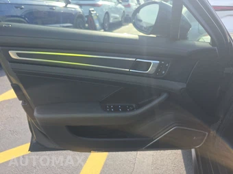 2022 Porsche Panamera 4 E-Hybrid Platinum E - miniatura 9