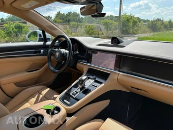 2022 Porsche Panamera 4 E-Hybrid Platinum E - miniatura 22